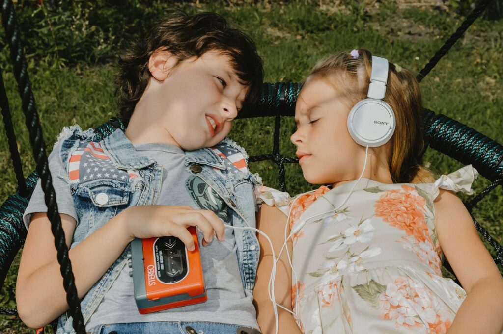 audio content, music, headphones, kids-5373440.jpg