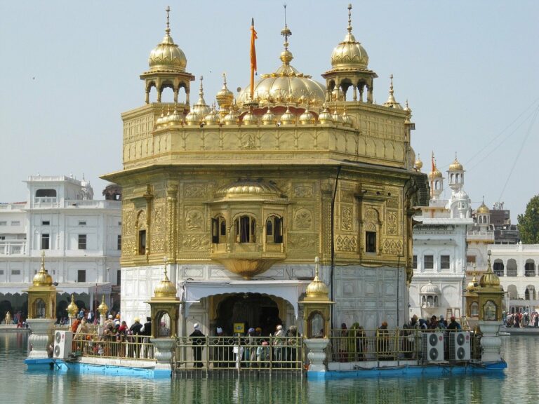 tourist places in amritsar, temple, golden, religion-105206.jpg